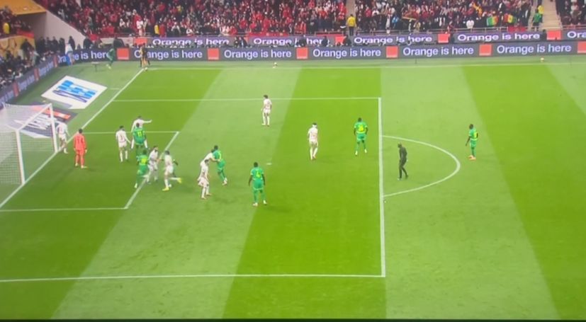 L&rsquo;arbitre refuse le but au Sénégal, sur une faute inexistante sur Hakimi (vidéo)