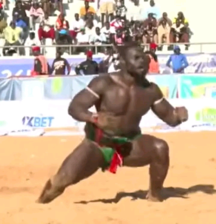 Ordinateur terrasse Diaw 2 d’une chute spectaculaire (Vidéo)