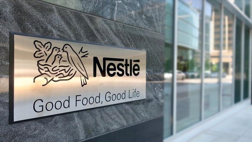 Face aux suspicions d’intoxication par du lait Nestlé en Belgique, une règle sanitaire spécifique complique le recensement des nourrissons touchés