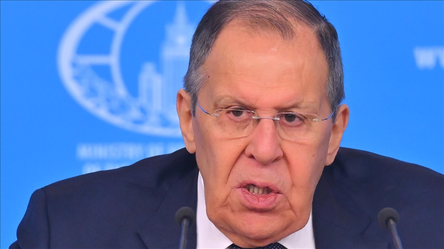 Tout en qualifiant la démarche française de « pathétique », Moscou dévoile l’unique cas de figure où Vladimir Poutine accepterait l’appel d’Emmanuel Macron