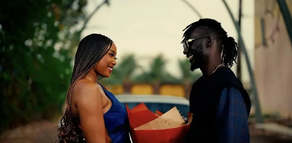 Pour accompagner la sortie de « Paella », l’invité de marque sollicité par Akhlou Brick dans son nouveau clip