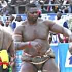 Franc bat Tapha Tine, regardez la très belle chute (vidéo)