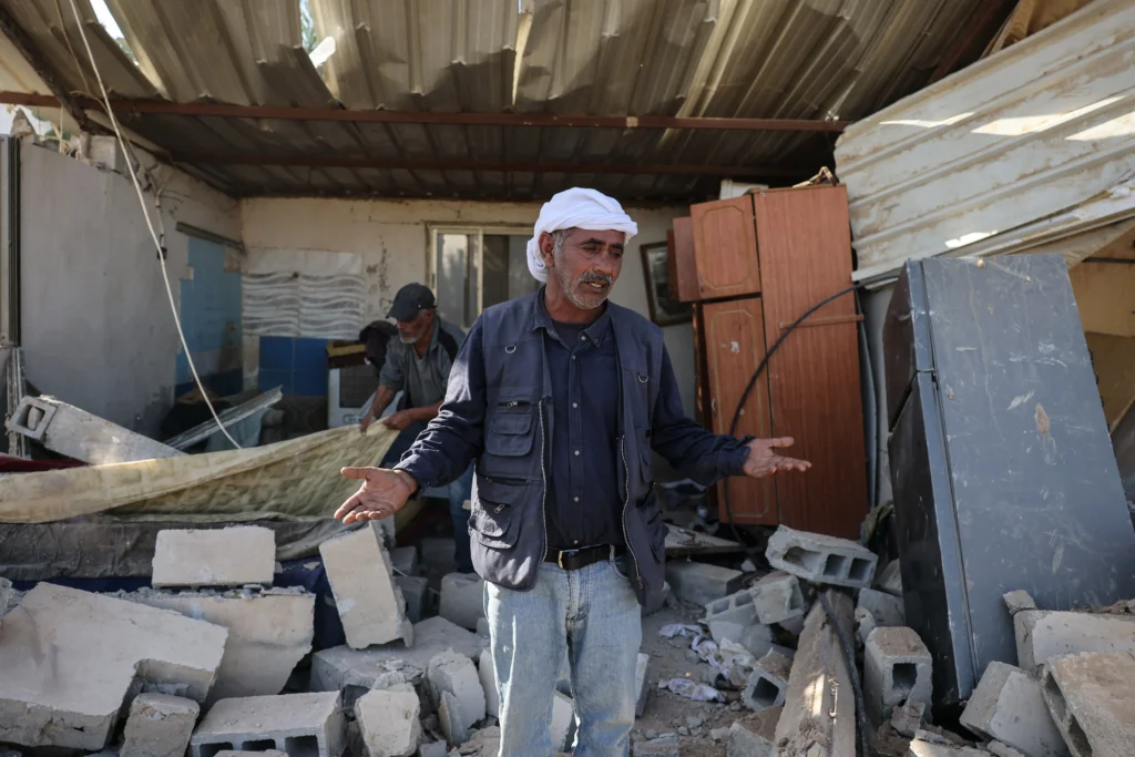 15 familles cèdent sous la pression et exécutent une décision douloureuse concernant leurs maisons