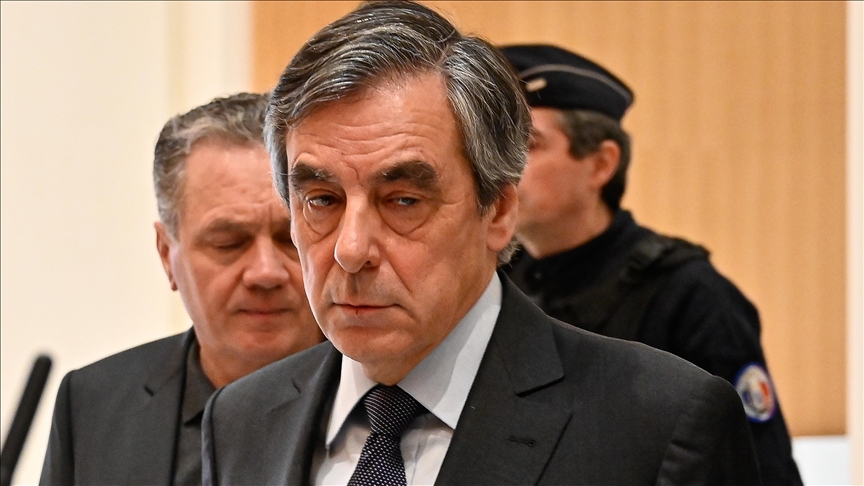 François Fillon renonce à la Cour de cassation et fige une condamnation comportant trois volets distincts