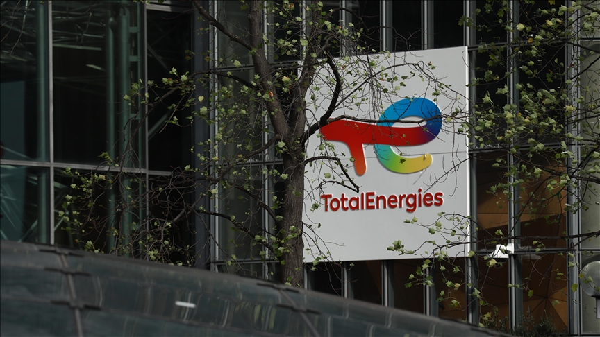 Le procès de TotalEnergies s’ouvre autour de l’interprétation de ce concept clé de la loi de 2017
