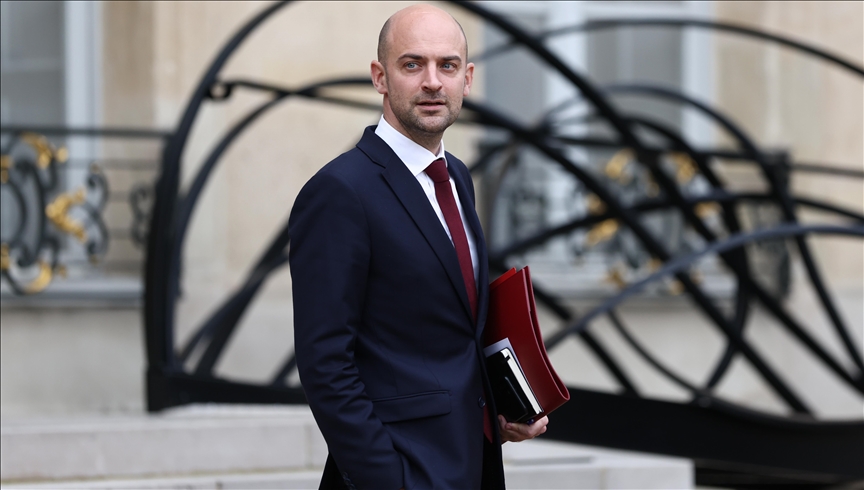 Donald Trump fustige la Cour suprême des États-Unis et riposte avec un nouveau taux douanier