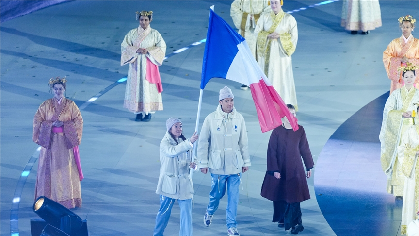 la mise en scène de la France pour acter l’accueil de l’édition 2030