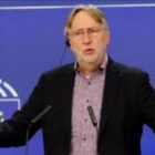 la mesure de blocage immédiate déclenchée à Bruxelles après les menaces de Donald Trump