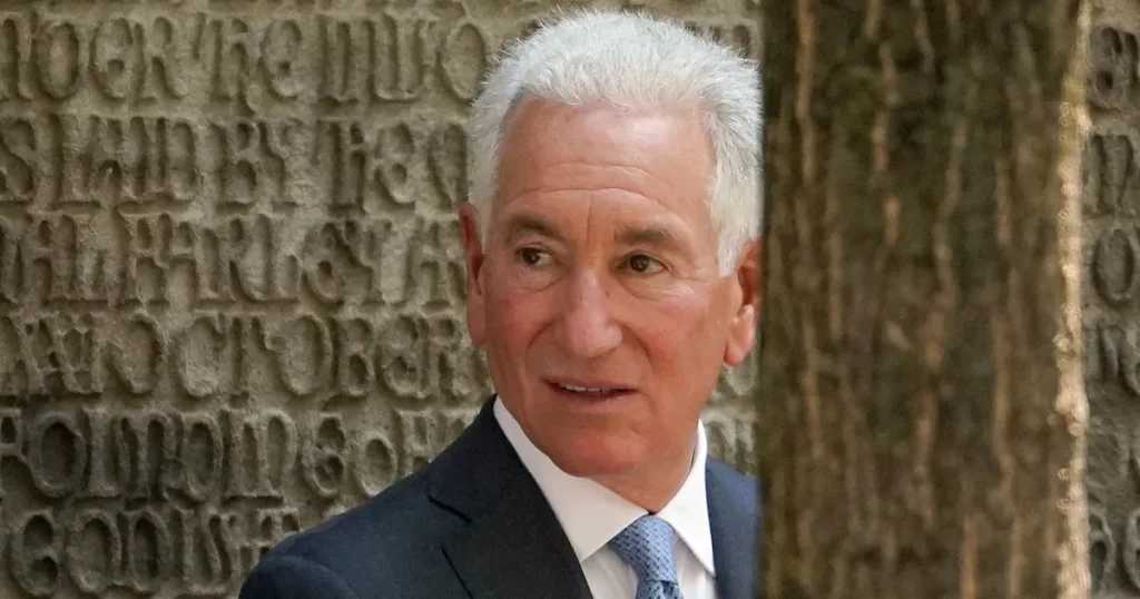 Sanctionné par Paris après une convocation ignorée, l’ambassadeur américain perd un privilège diplomatique majeur