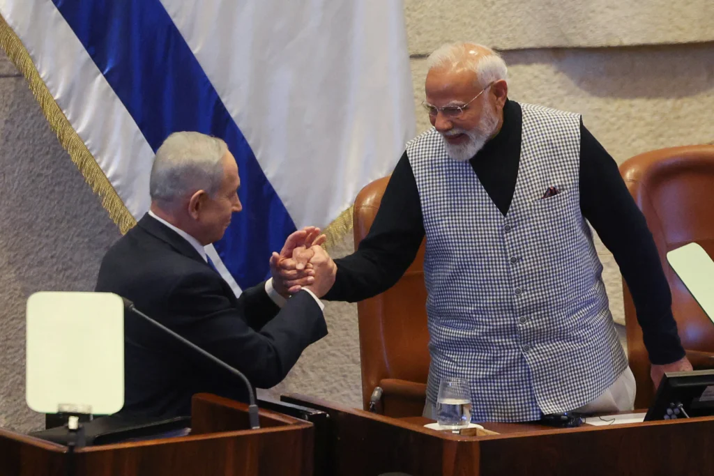 ovationné à la Knesset, le Premier ministre indien assume un choix diplomatique fustigé dans son pays