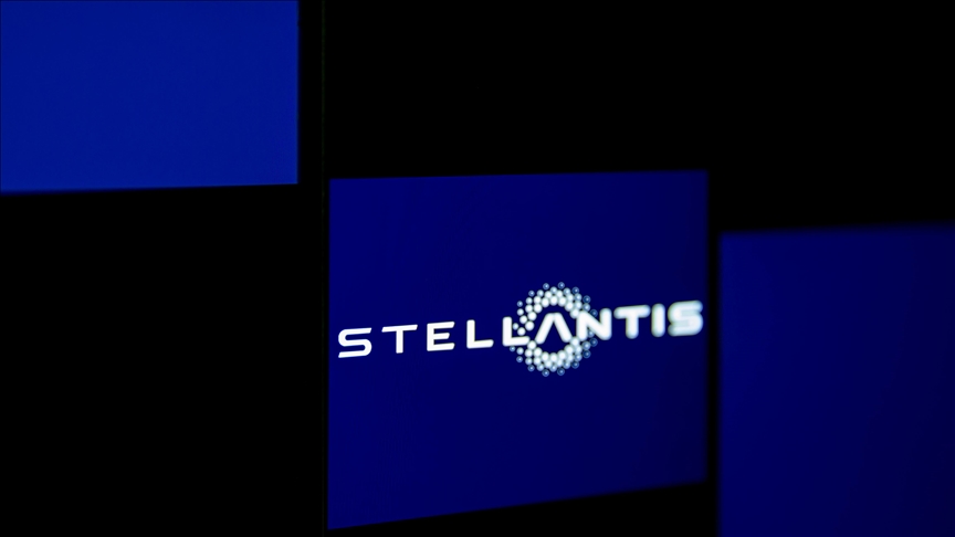 perte historique de 22,3 milliards et volte-face sur l’électrique