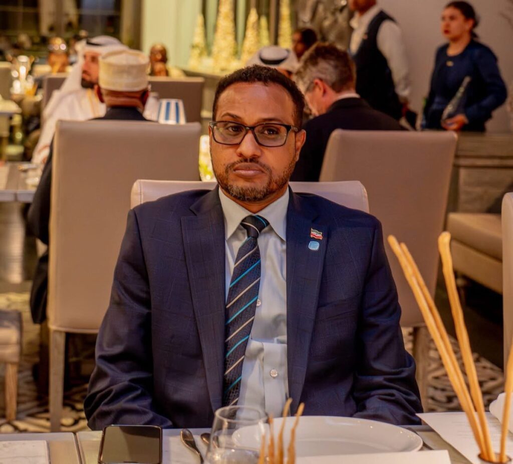 un premier ambassadeur nommé sur fond de controverse