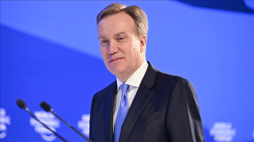 Le patron du Forum de Davos démissionne pour préserver l’institution