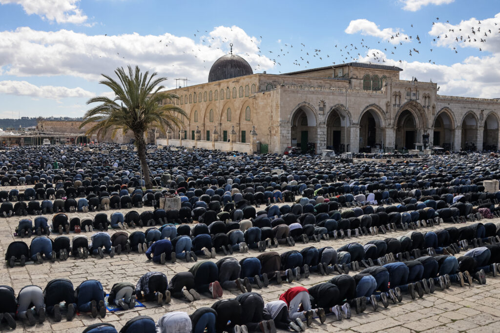 10 000 permis accordés par Israël, mais un tout autre bilan enregistré à Al-Aqsa pour ce deuxième vendredi.