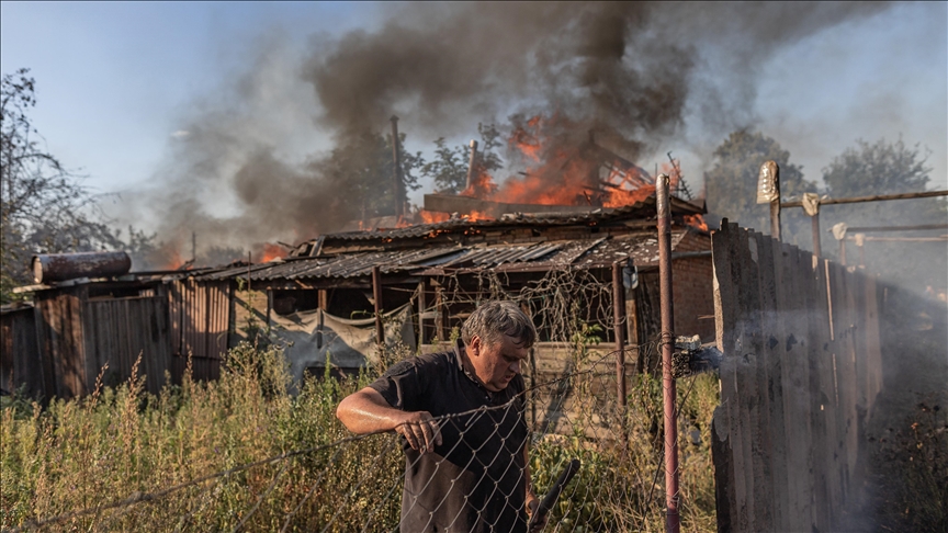 face aux risques, Washington annonce deux décisions opposées pour son personnel