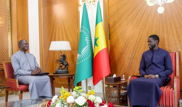 le Président Diomaye Faye reçoit le maire de Thiès, Dr Babacar Diop