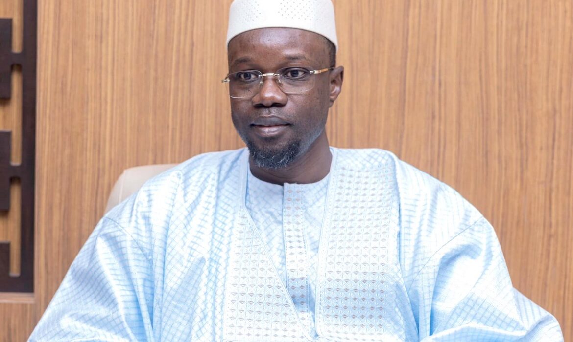 LE GARDIEN INÉBRANLABLE DE LA RÉVOLUTION PATRIOTIQUE – IL L&rsquo;ASSUME, IL L&rsquo;INCARNE, IL LA PROTÈGE !Par Mamadou Seck