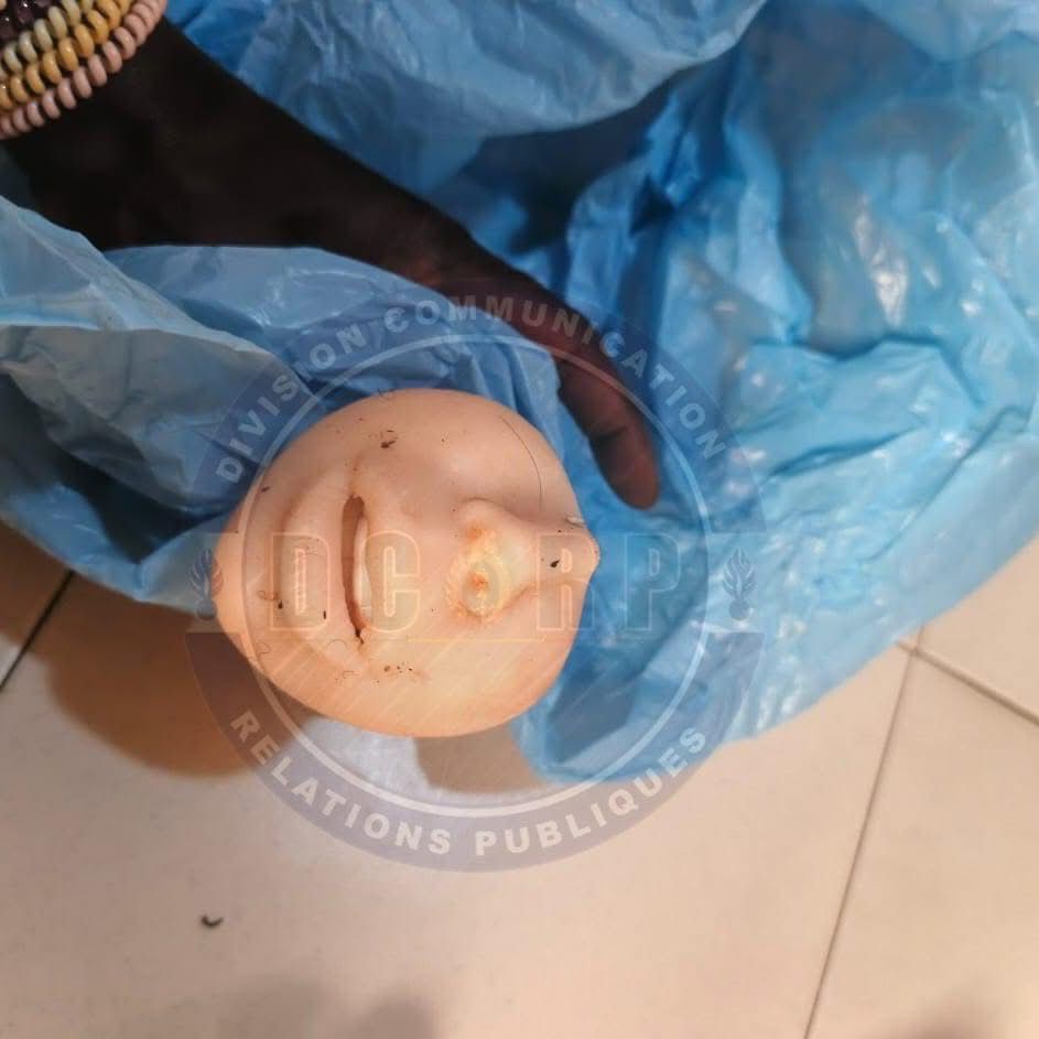 Voici les objets saisis lors des perquisitions (photos)