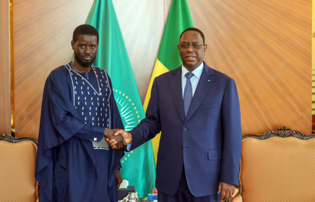 Macky Sall notifie officiellement sa candidature à Diomaye Faye