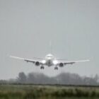 Un avion contraint de se poser, un décès confirmé