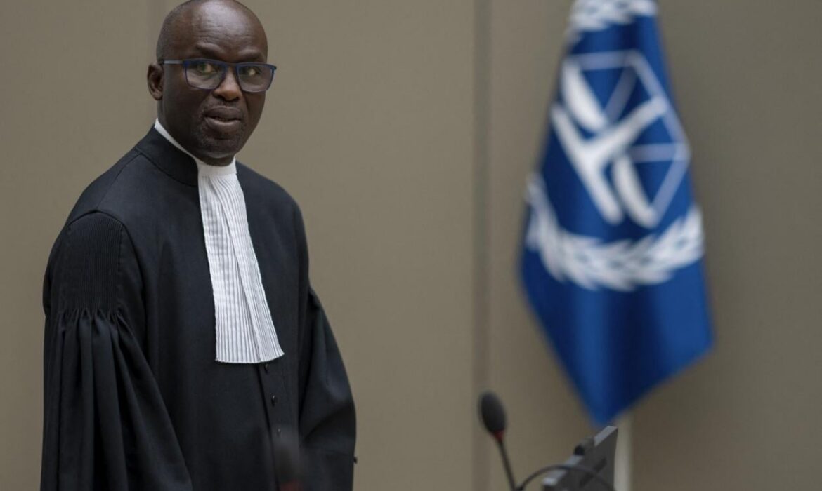 le procureur de la CPI Mame Mandiaye face aux sanctions de Trump