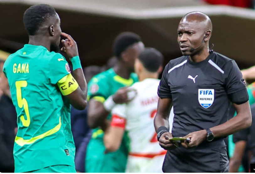Quand un arbitre congolais devient la star de Zanzibar