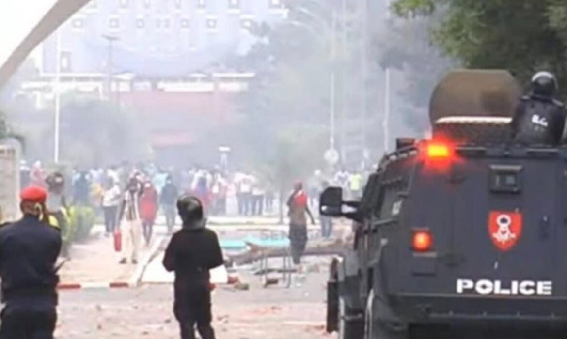 Scènes de « chaos » au Campus