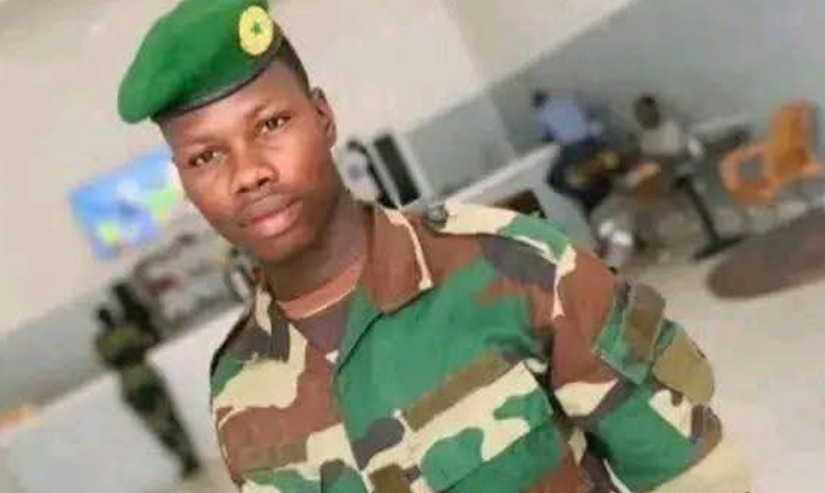 Émotion nationale après la disparition de trois marins en mission