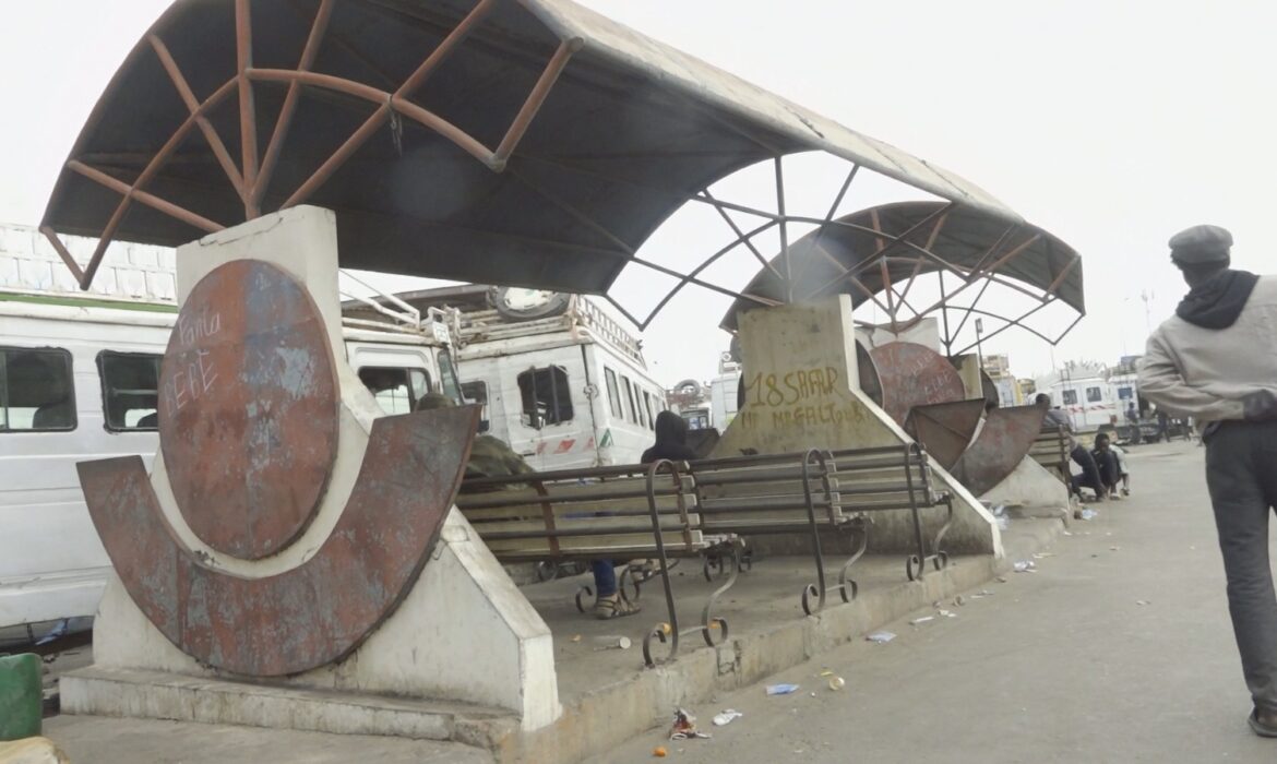 Immersion au cœur du « garage taxi », entre travail quotidien et insécurité grandissante