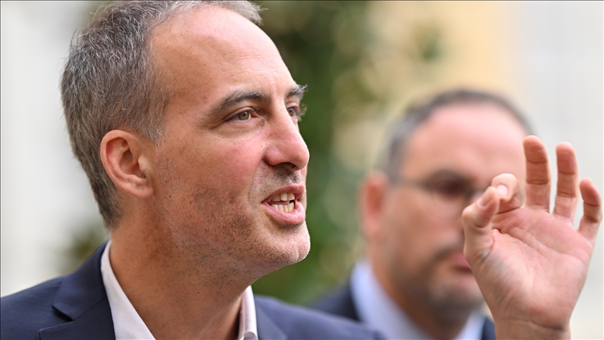 une sortie sur le nom de Glucksmann déclenche une tempête politique