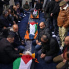 L’assaut nocturne mené par des civils israéliens près de Ramallah s’achève sur un bilan qui pousse l’armée à réagir