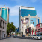 l’Iran frappe le Golfe et prononce un ultimatum qui fige le trafic pétrolier mondial