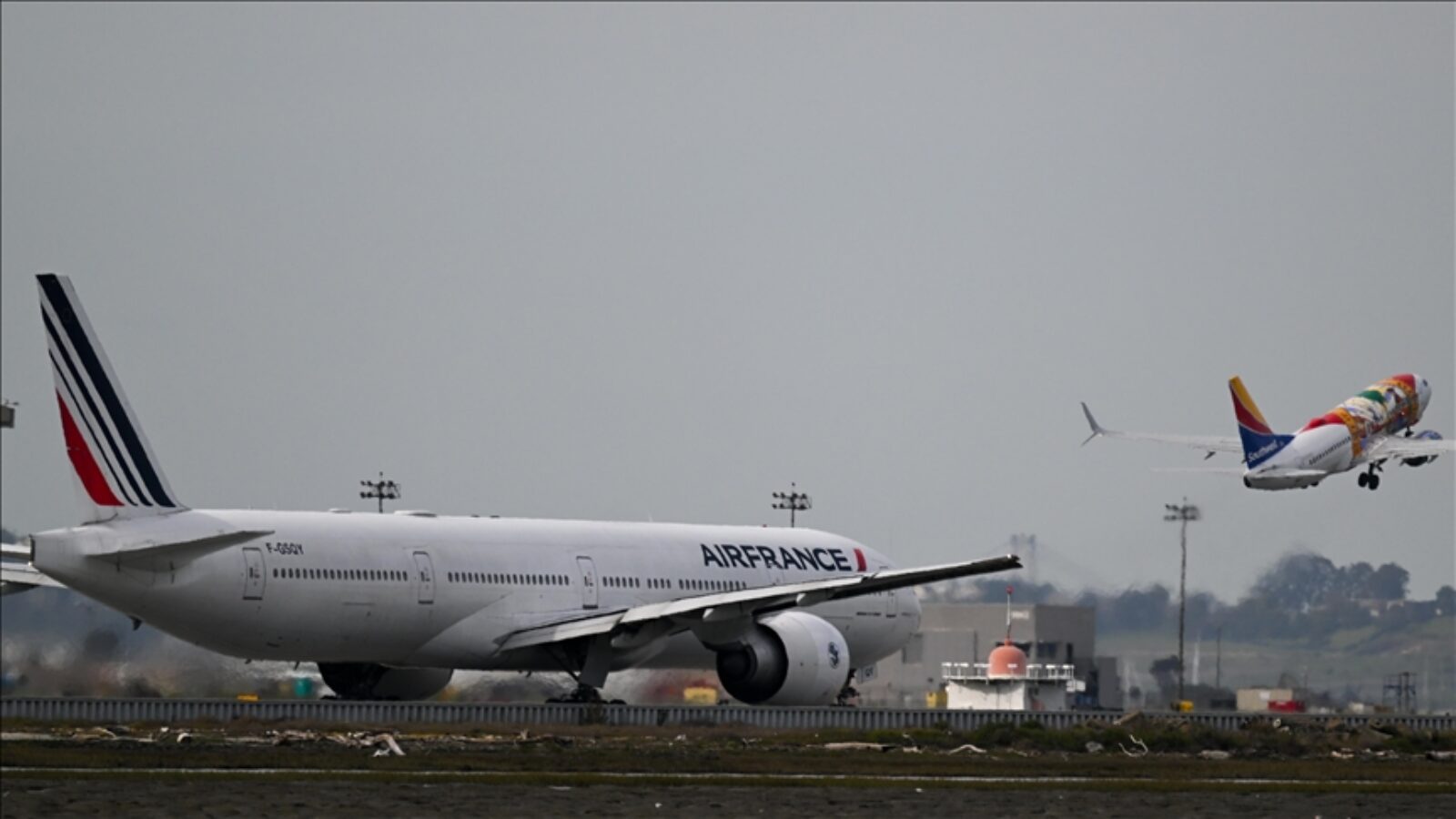 Air France-KLM réagit à la crise au Moyen-Orient et annonce une hausse tarifaire spécifique dès mars 2026