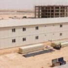 Produite en deux jours, l’infrastructure de 1200 m² destinée aux ouvriers des futures tours de Libye a été livrée