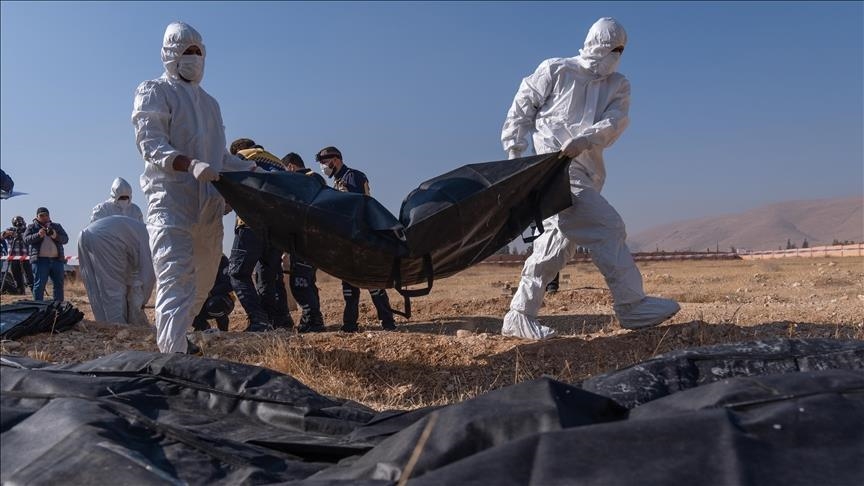 11 corps portant des traces de torture exhumés dans le périmètre d’un ancien site stratégique du régime