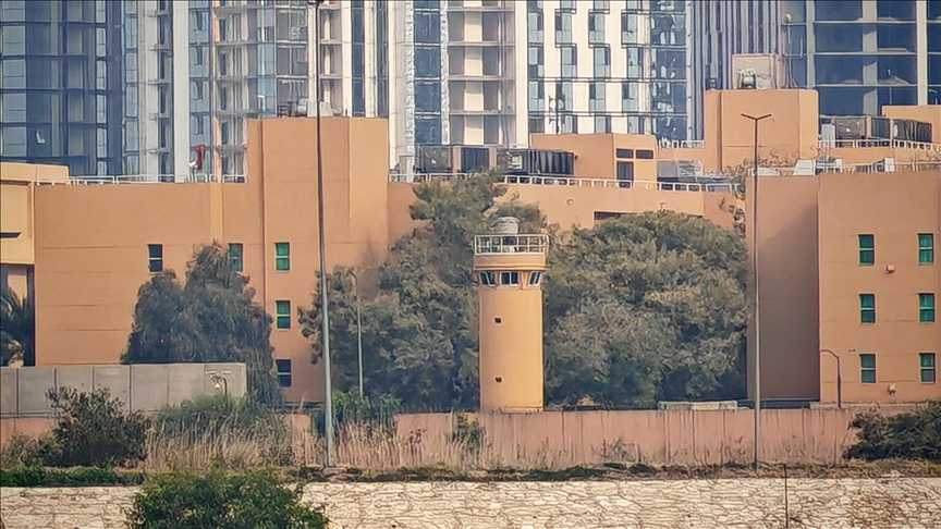 Ciblée en pleine nuit, l’ambassade américaine en Irak adresse une directive d’urgence à ses ressortissants