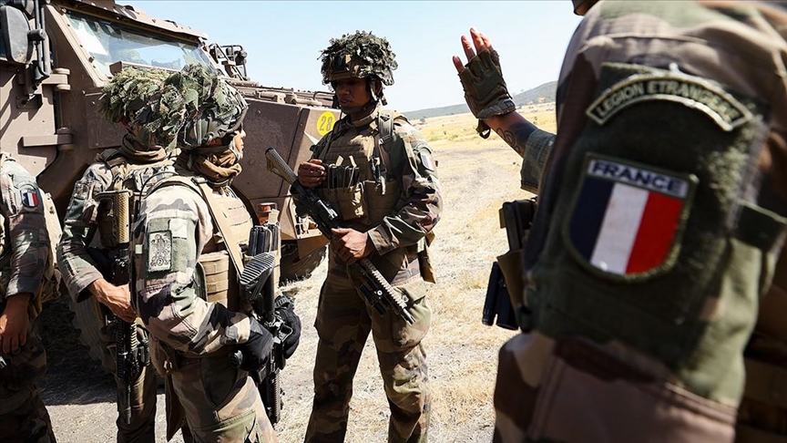 Après l’attaque mortelle en Irak, Paris rapatrie ses blessés et clarifie la suite de son engagement