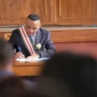 le chef de l’État limoge son gouvernement et remet la primature à cette figure de la lutte anti-fraude