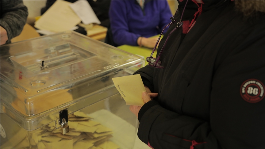 la stratégie d’union à gauche bloquée par le veto du candidat en tête dans la capitale