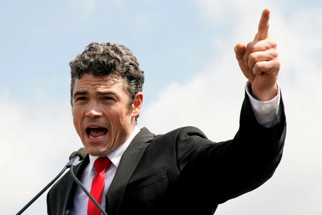 le patron de l’antiterrorisme américain démissionne et pointe la responsabilité d’un État allié