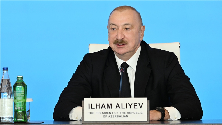 l’Azerbaïdjan expédie 82 tonnes de matériel et intègre une cargaison spécifique au convoi.