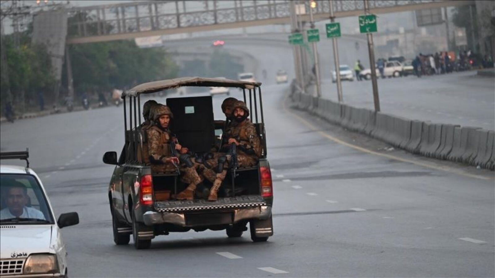 Sous l’impulsion de trois États, le Pakistan suspend temporairement son offensive militaire en Afghanistan