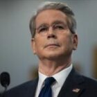 la mesure paradoxale envisagée par les États-Unis sur le pétrole iranien.