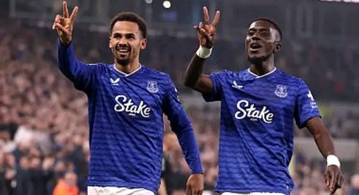 Iliman Ndiaye et Gana Gueye célèbrent face à Chelsea et envoient un message à la CAF