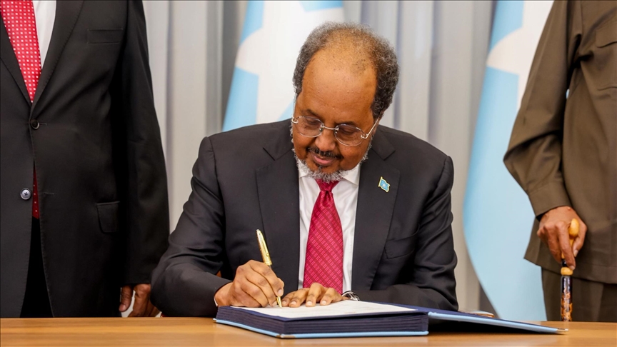 l’expiration du mandat d’un dirigeant régional pousse son administration à verrouiller l’espace aérien