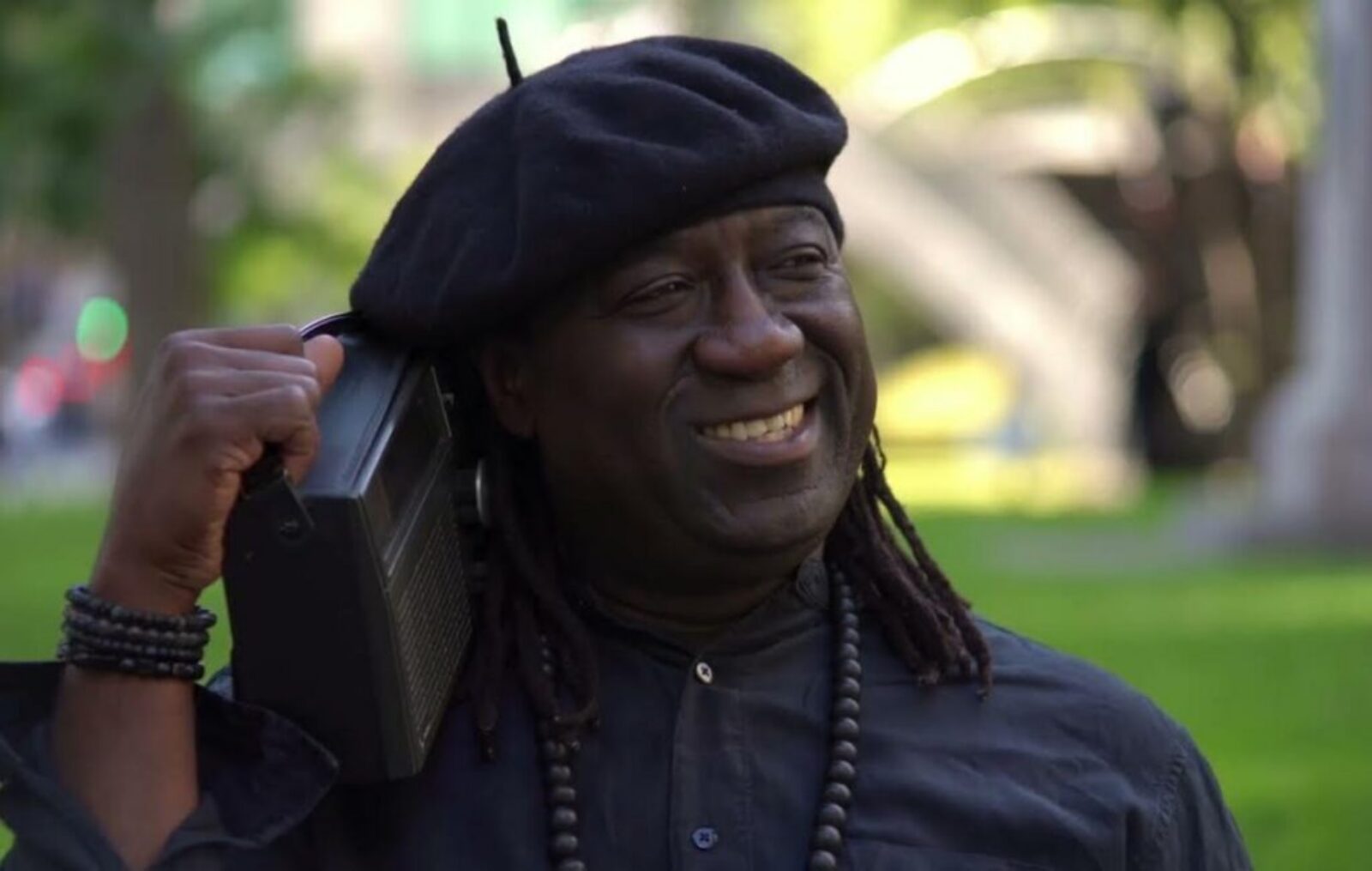 un artiste établi au Canada choisi pour animer la scène parisienne