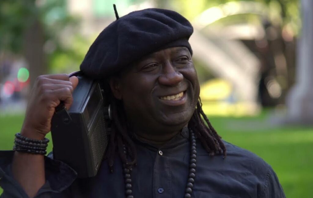 un artiste établi au Canada choisi pour animer la scène parisienne