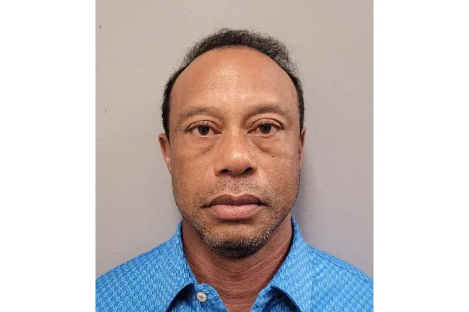 impliqué dans une collision, Tiger Woods finit en détention pour une raison indépendante de l’alcool.
