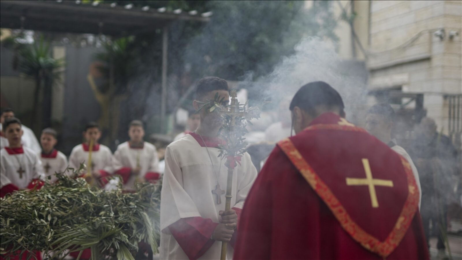 la police israélienne ferme les lieux saints et empêche une célébration vieille de plusieurs siècles