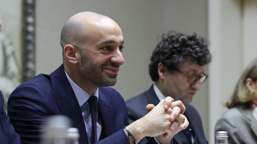 Paris exige le déblocage de 90 milliards d’euros et cible directement ce pays européen